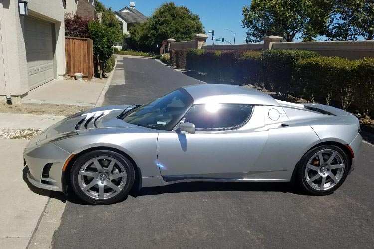 特斯拉原型跑车 易趣网卖价100万美元？