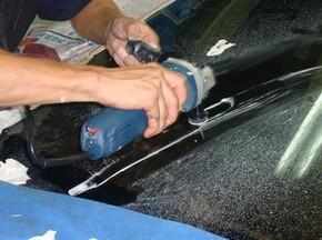 汽车玻璃划痕怎么处理