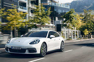 保时捷Panamera Sport Turismo官图曝光 日内瓦发布