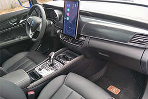 比亚迪宋7座版内饰实拍图曝光 中控屏支持90°旋转