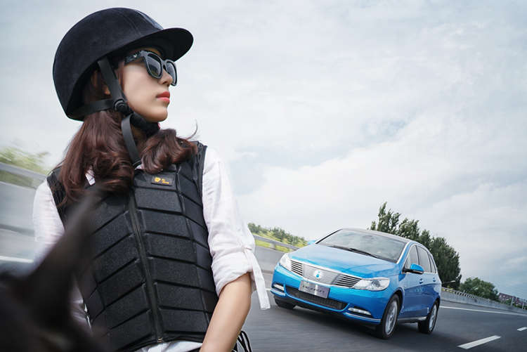 马上任驰骋，车中享驾驭--记腾势金领女车主的轻奢生活