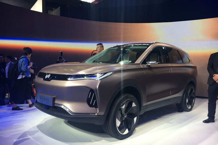 全球首发！威马EX6 Concept亮相北京车展