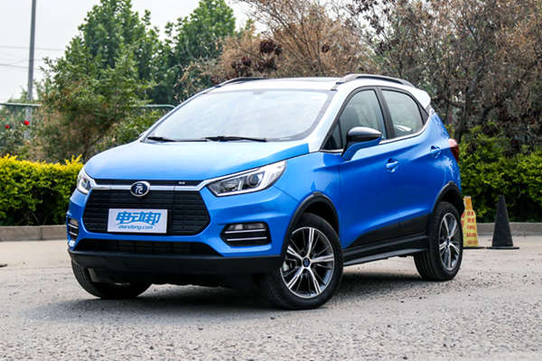 我们搞到了2019款比亚迪元EV360的配置表，这几项升级非常贴心！