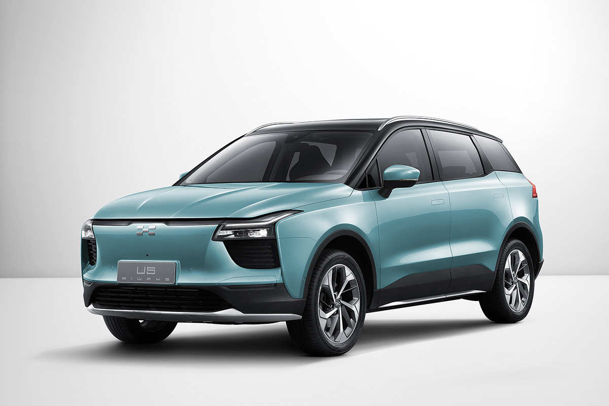 爱驰 U5 、 U7 ION 概念车亮相上海车展