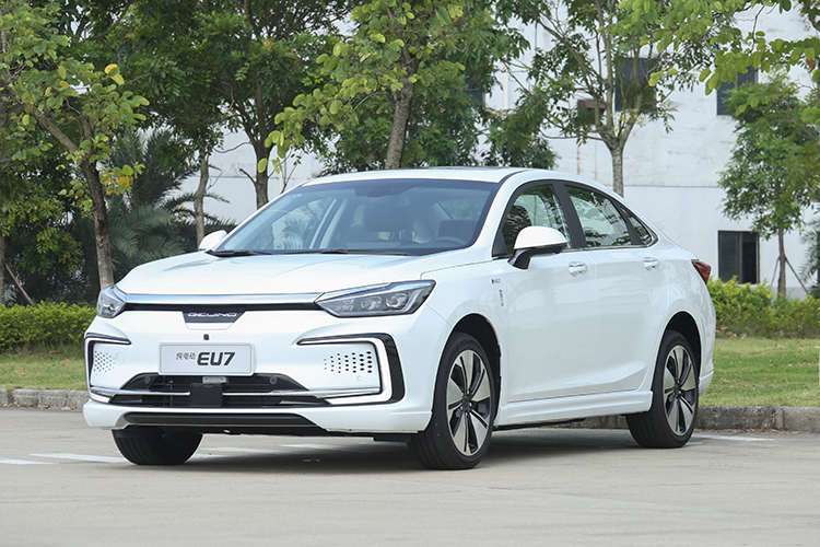 神似EU5/定位中型车 试驾北京汽车纯电动EU7