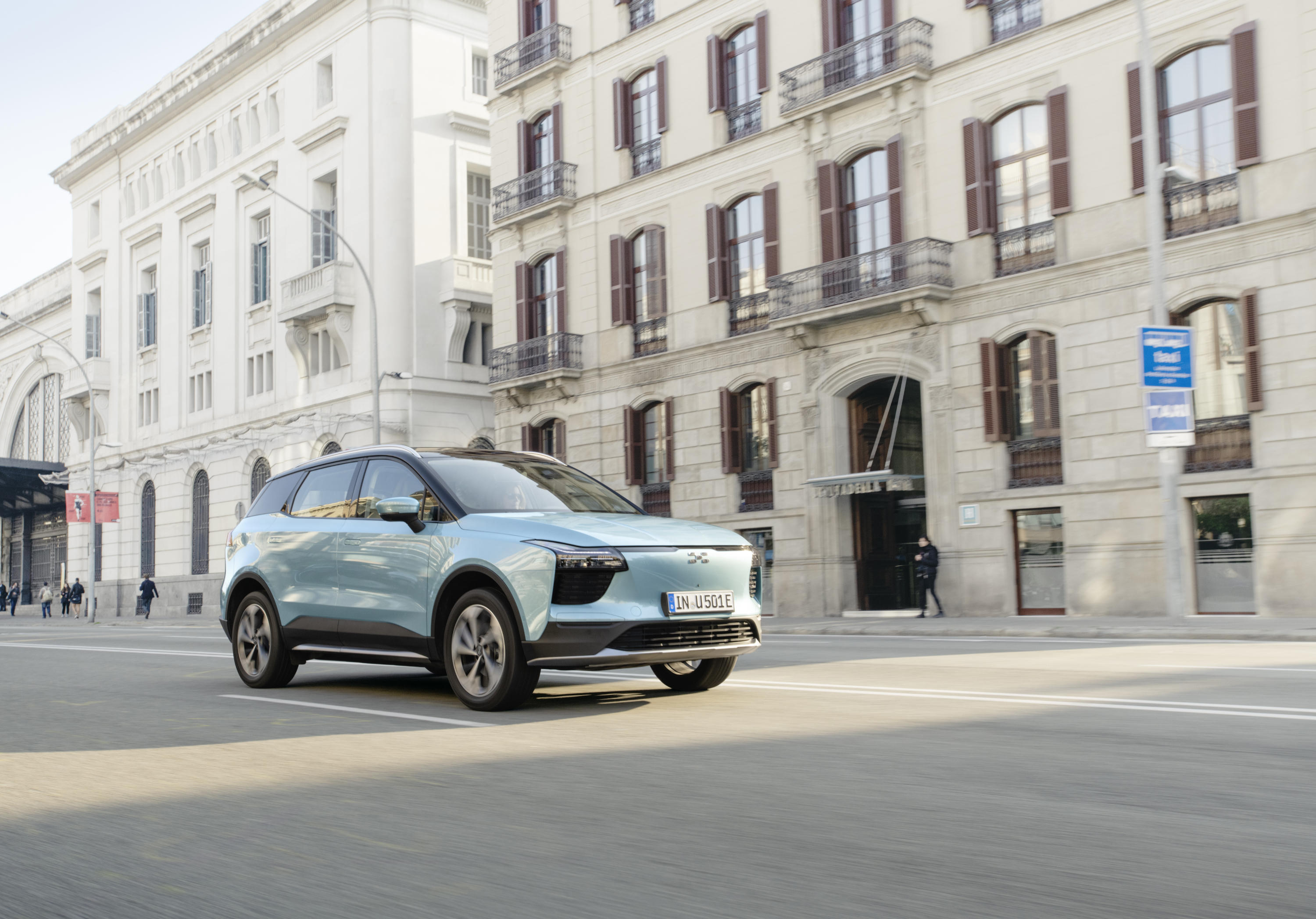 欧版车型发布爱驰汽车携欧洲合作伙伴亮相斯图加特