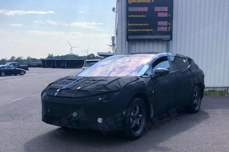  华人运通 高合HiPhi 1最新谍照流出！ 六门设计+三块大屏+500多个传感器   