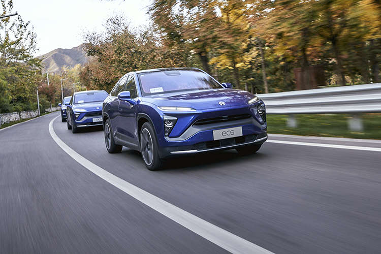 “抢”走方向盘 蔚来NOP自主变道超车爽不爽？